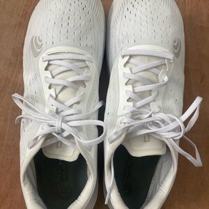 TOPO ATHLETIC MENS SPECTER SNEAKERS SZ 13